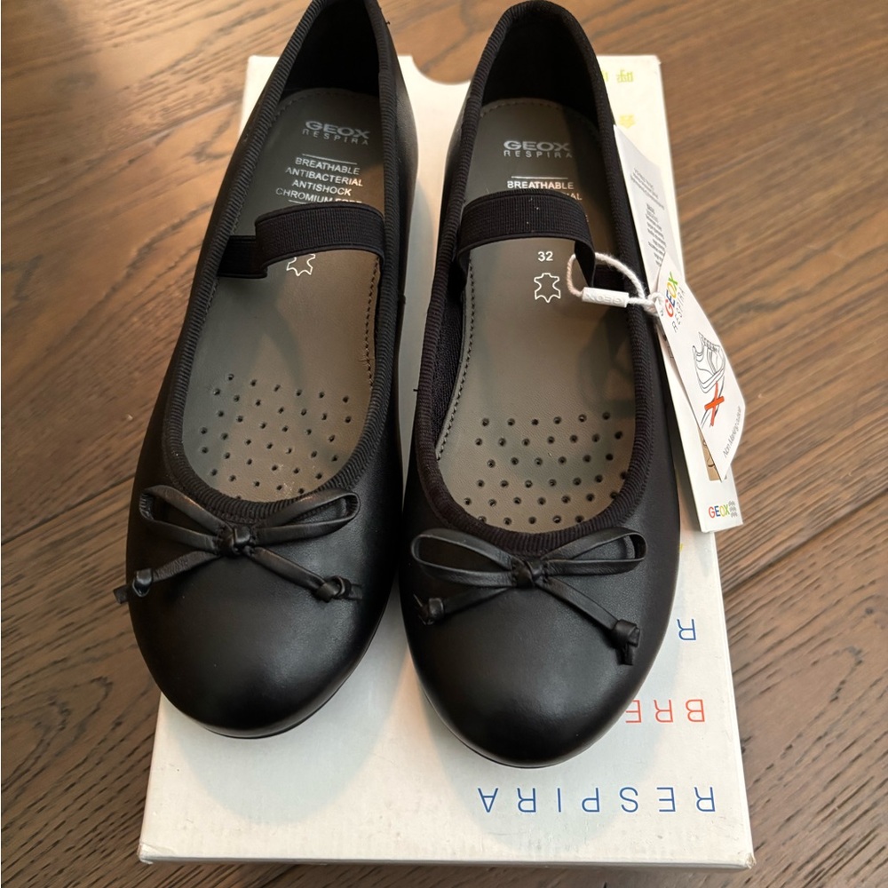 Geox Girls' Plie' black leather ballet flats NWT size 1